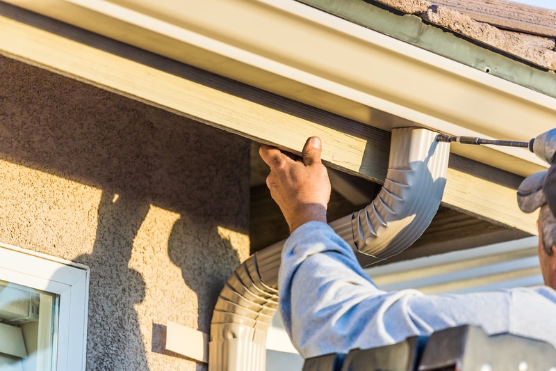 installing gutter