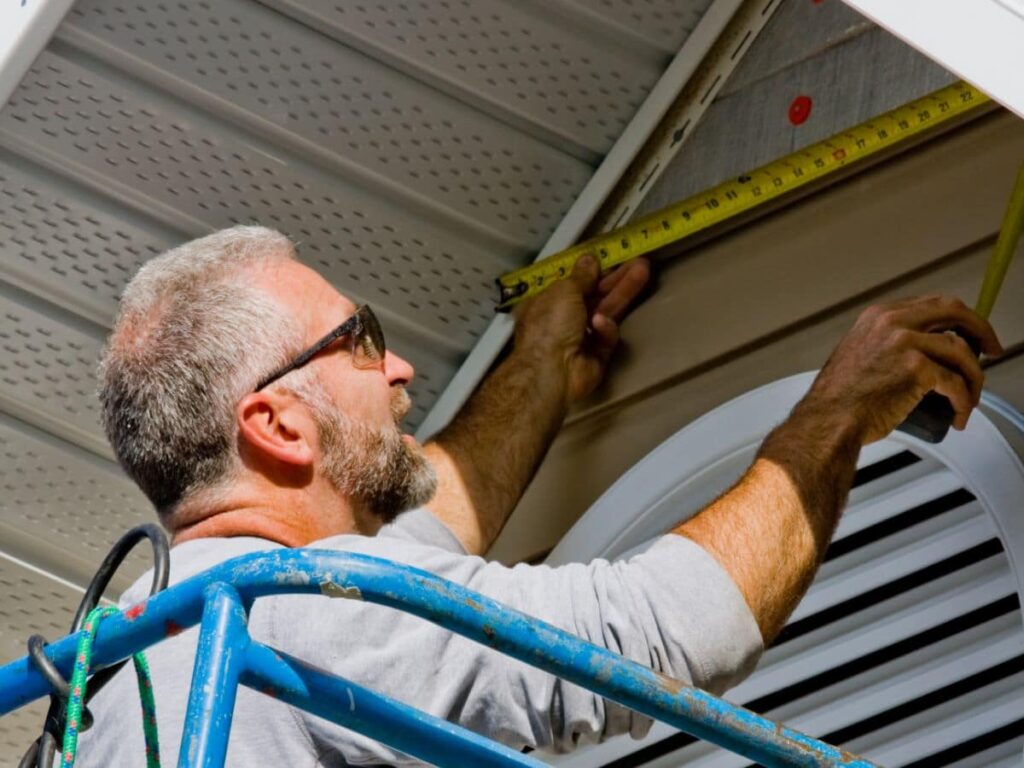 contactor installing a siding